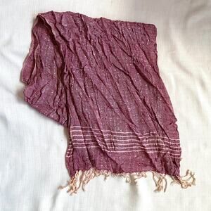 Red & White Soft Woven Scarf with Fringed Edges in Great‎ Condition